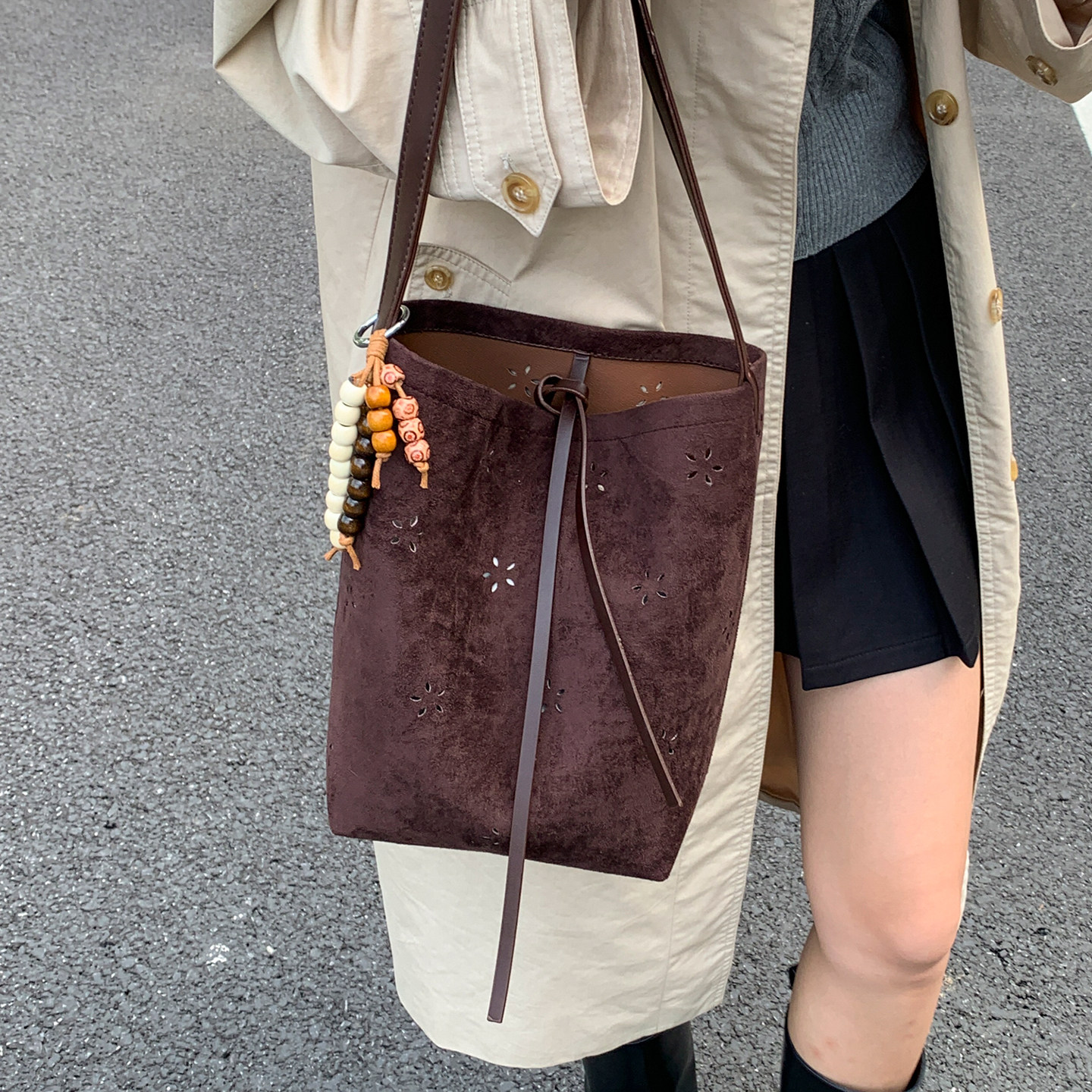 复古磨砂镂空小包包女2025新款时尚质感腋下包秋冬流行麂皮水桶包,箱包皮具/热销女包/男包,水桶包,淘宝优惠券,粉丝福利购,淘宝优惠卷