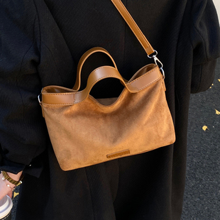 复古麂皮绒手拎小包包女2025新款磨砂绒面饺子包秋冬高级感斜挎包