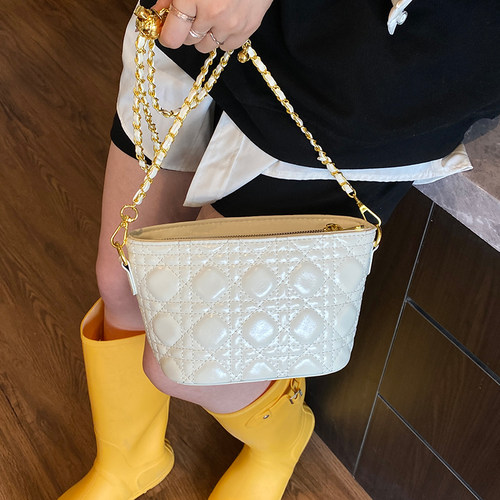 ZATZ百搭通勤腋下菱格链条水桶包