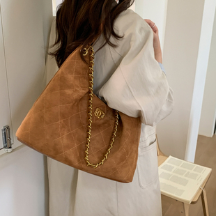 麂皮绒菱格大包包女2025新款 磨砂链条托特包秋冬大容量复古斜挎包