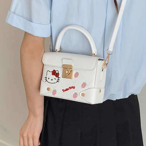 ZATZ甜美少女风刺绣小方包