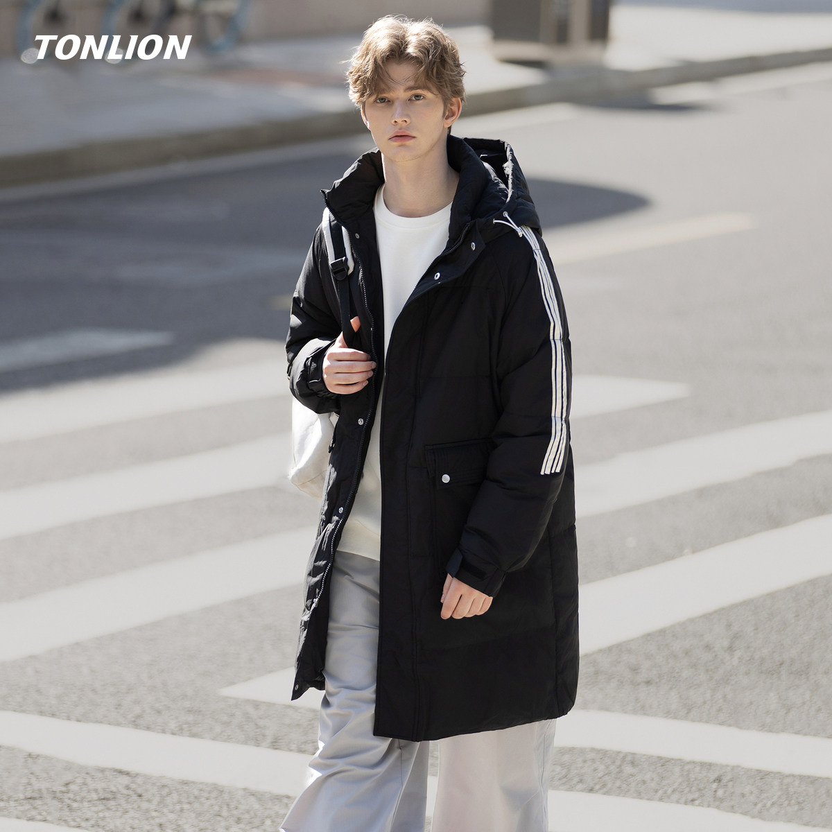 唐狮中长款羽绒服男款2025冬季新款条纹拼接宽松连帽加厚保暖外套