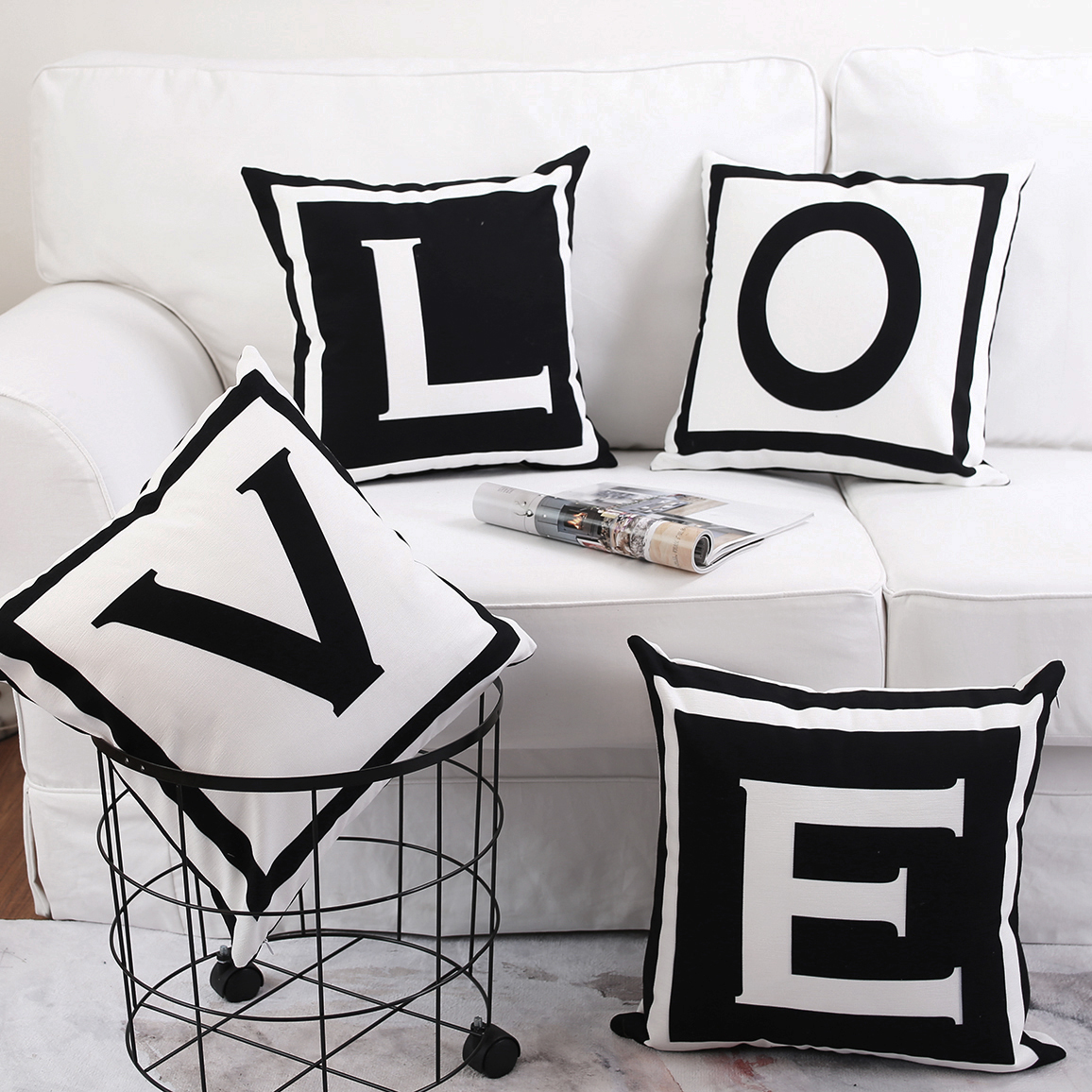 简约英文字母抱枕双面黑白沙发靠垫可拆洗创意love车载正方形靠枕