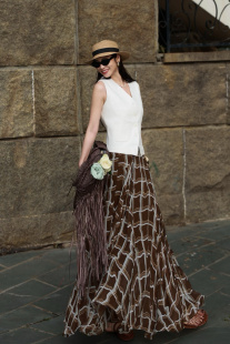 100%亚麻马甲加超大摆半裙套装松弛复古白色马甲搭配咖色格子裙