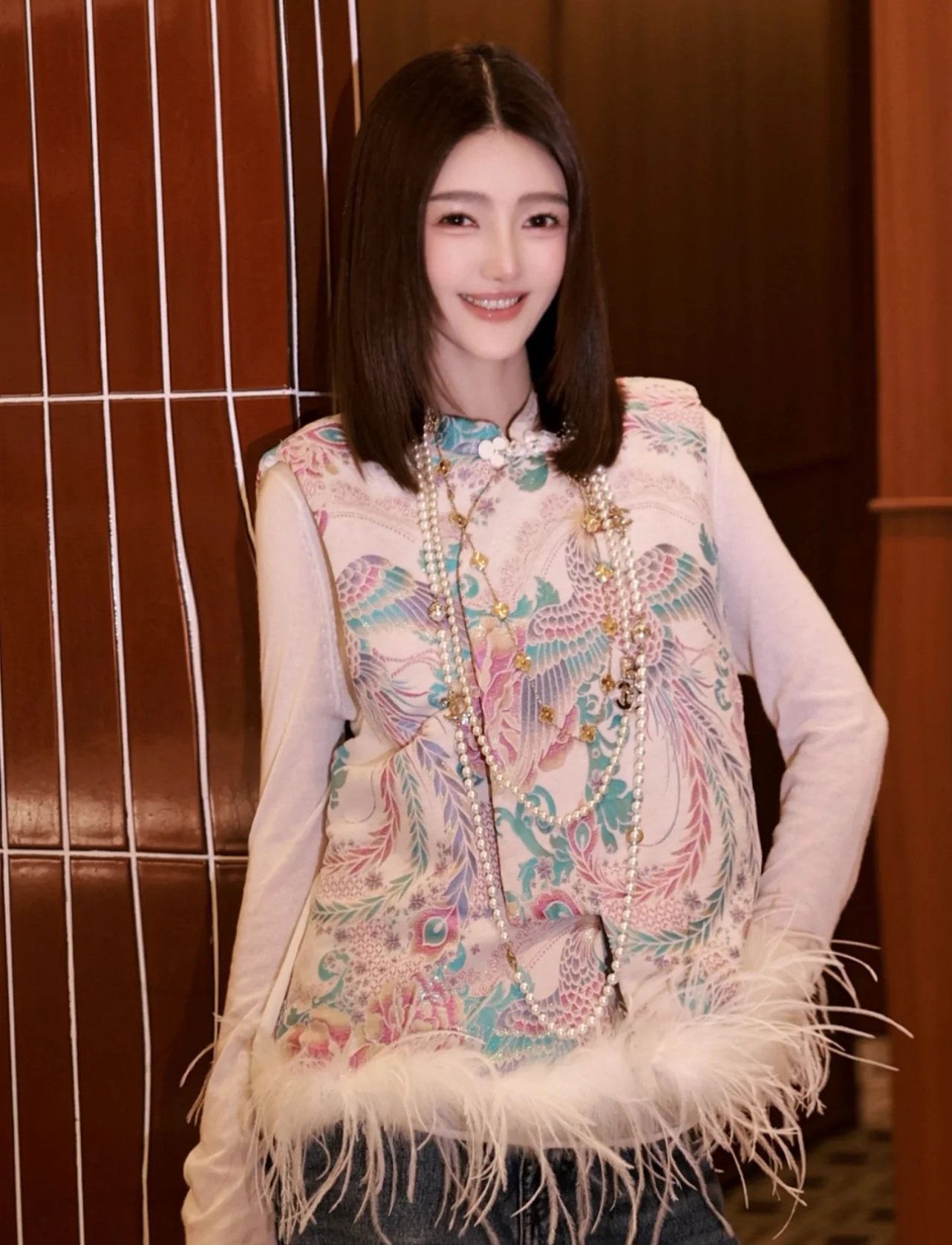 秋冬季雪尼尔鸵鸟毛加棉马甲国风凤凰提花立领盘扣宽松保暖坎肩