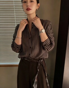 2026早春新款条纹衬衫女长袖宽松休闲百搭上衣设计感小众衬衣外套