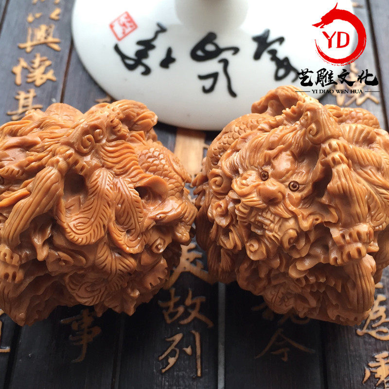 文玩核桃雕刻龙凤呈祥，王勇官帽四座楼白狮子头手工雕刻手把玩