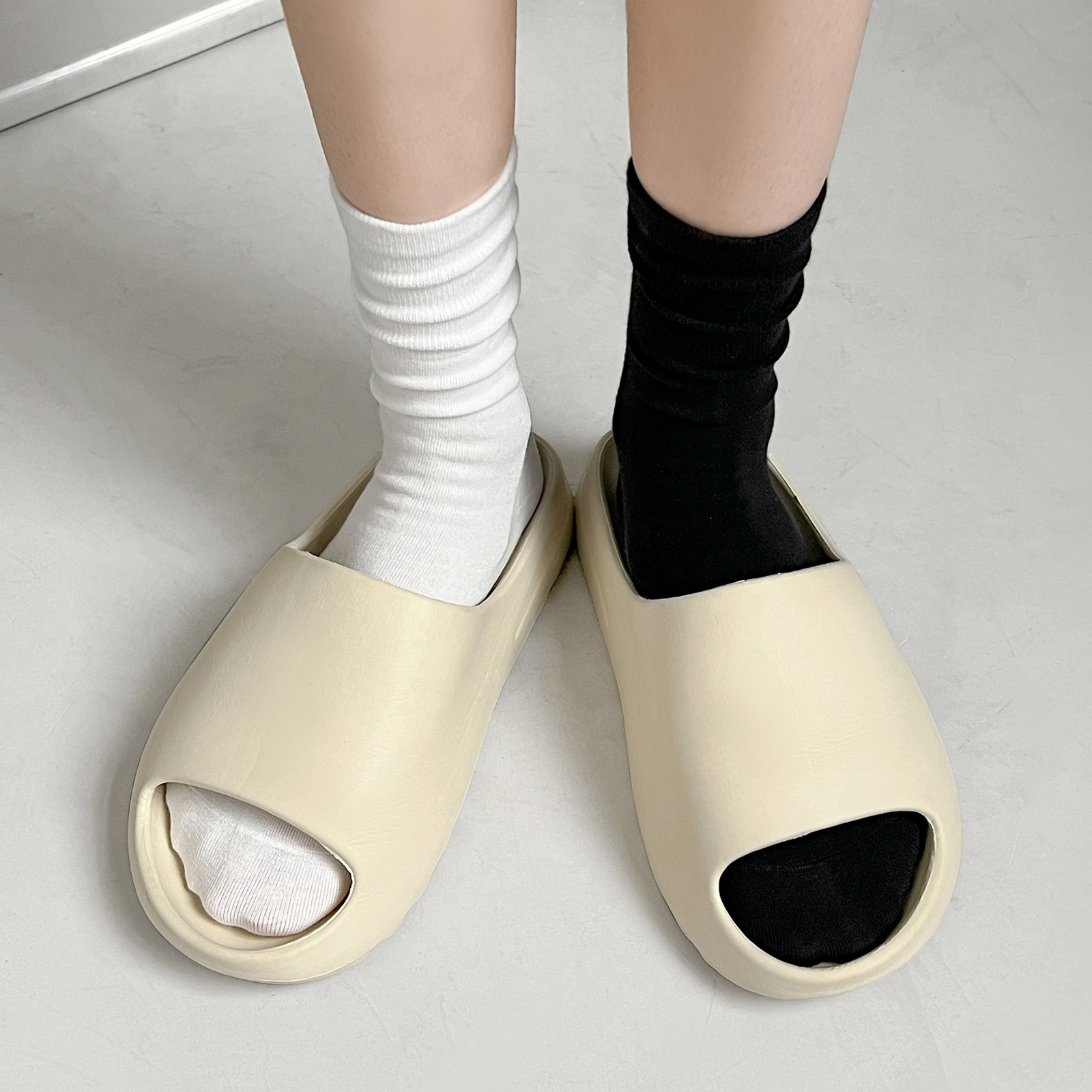 薄款黑白基础百搭中筒袜修饰腿型