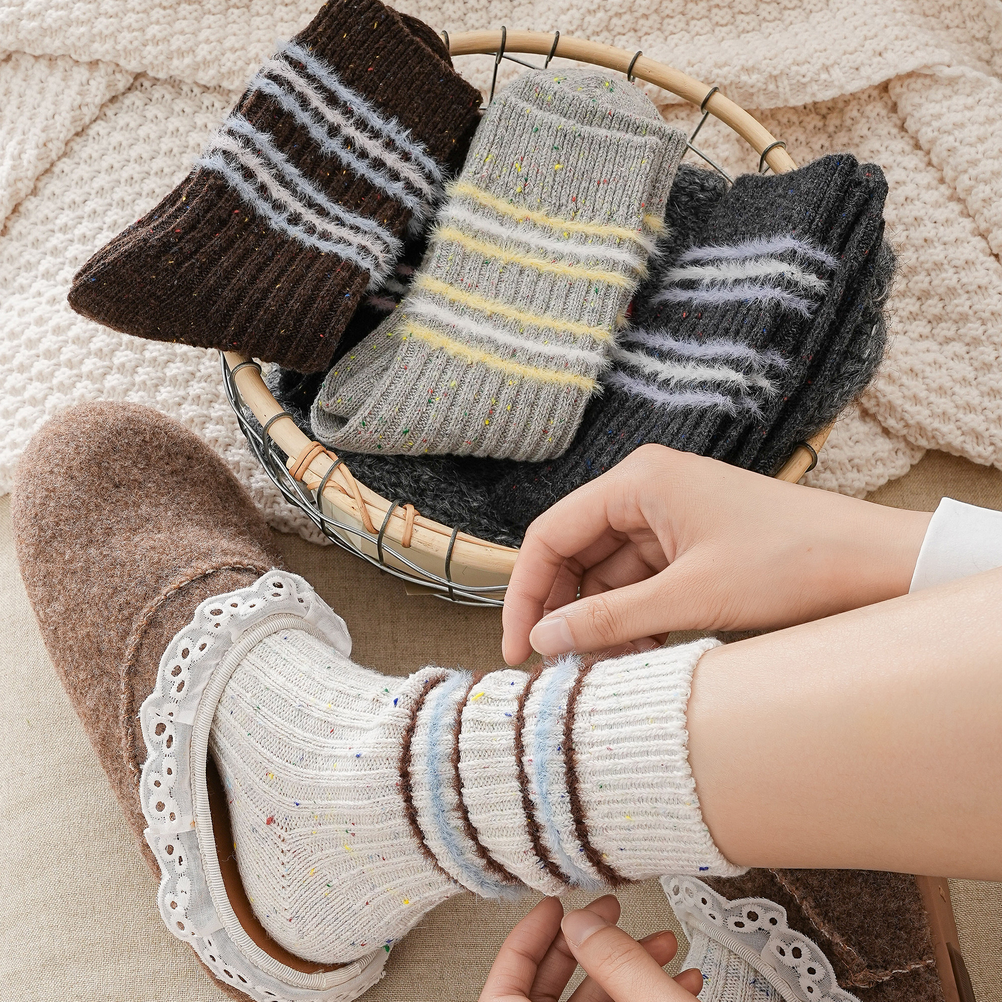 羊毛袜子配勃肯鞋秋冬季女款条纹中筒袜保暖居家毛绒堆堆袜长厚袜,女士内衣/男士内衣/家居服,中筒袜,淘宝优惠券,粉丝福利购,淘宝优惠卷
