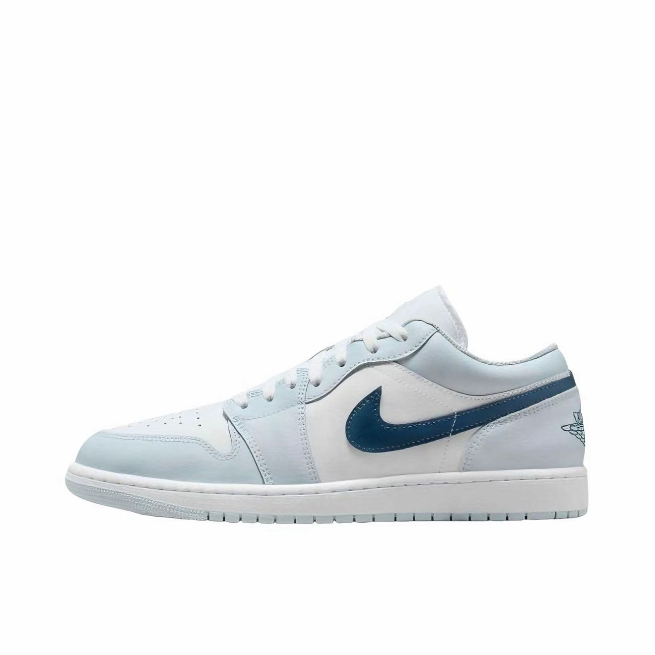 耐克Nike浅蓝白经典低帮篮球鞋
