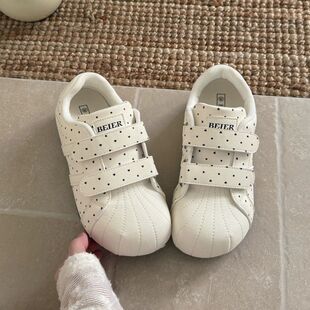爆款贝壳头波点小白鞋女爱心魔术贴百搭轻便休闲板鞋配裙子运动鞋