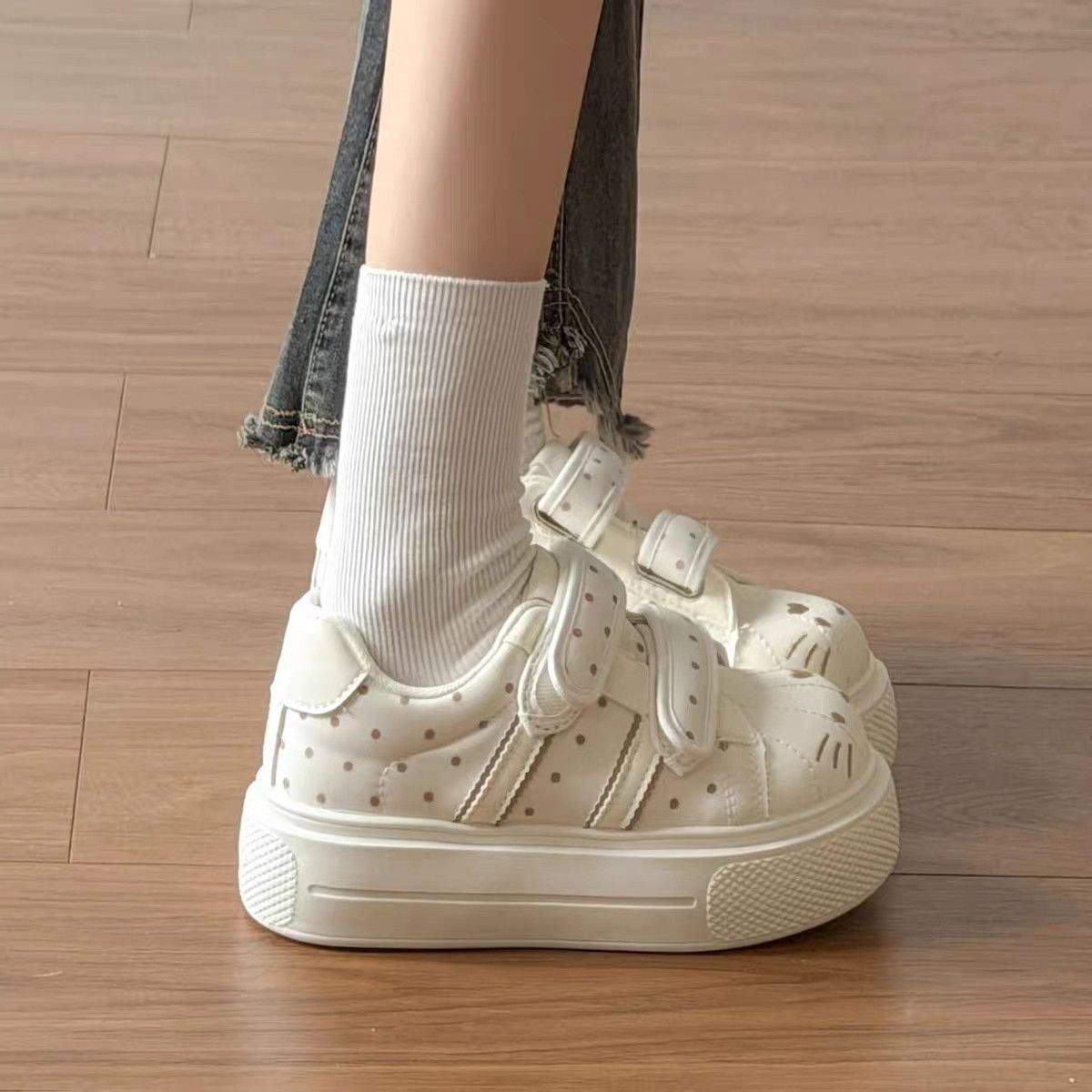 梵安可爱风魔术贴小白鞋女百搭