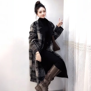 英伦风格纹中长款加绒毛呢外套女秋冬高级感百搭气质加厚保暖大衣
