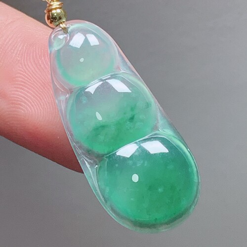 缅甸天然翡翠A货四季豆玉石吊坠