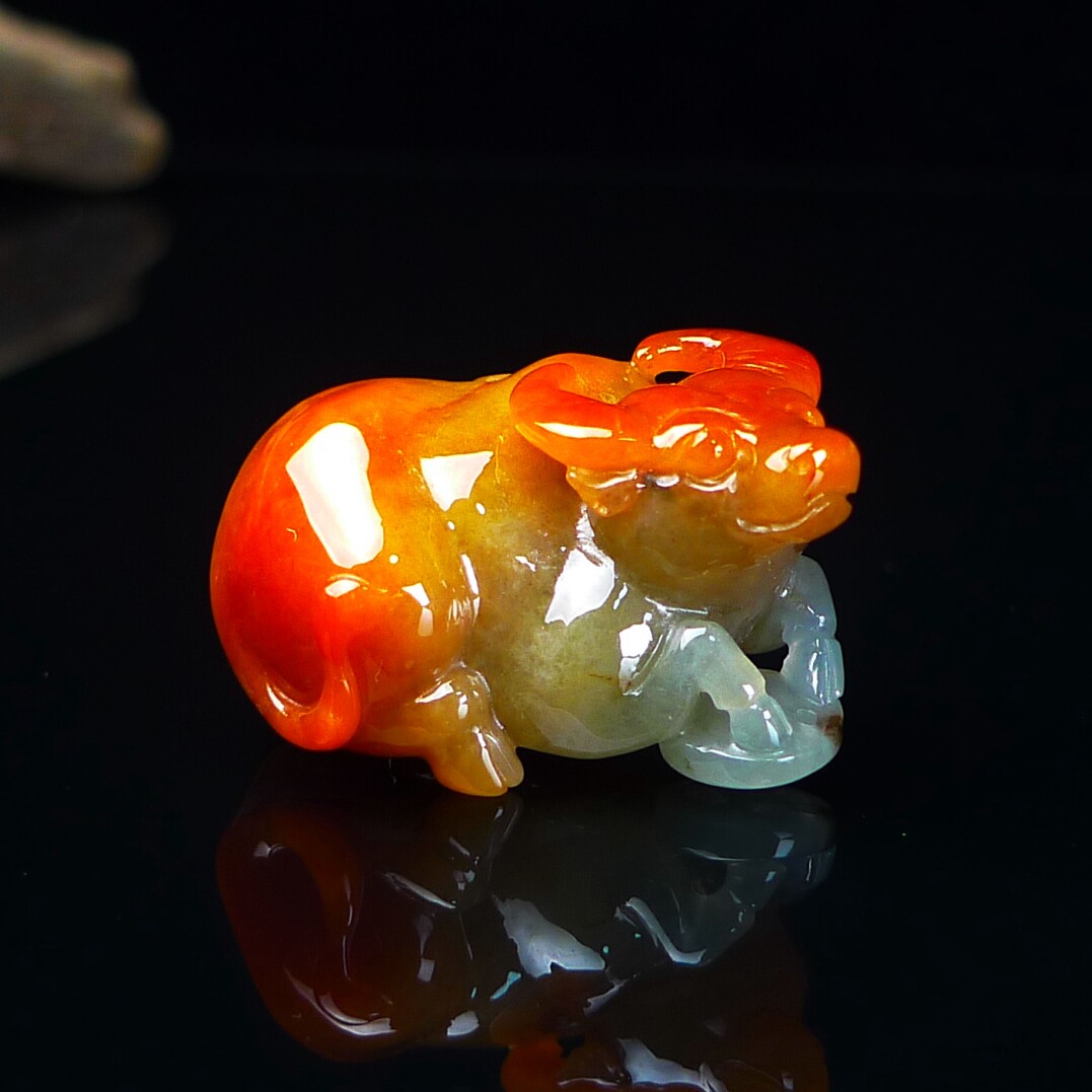 缅甸翡翠A货红翡牛牛玉石玉器挂件 冰红翡翠生肖牛吊坠 天天飘红