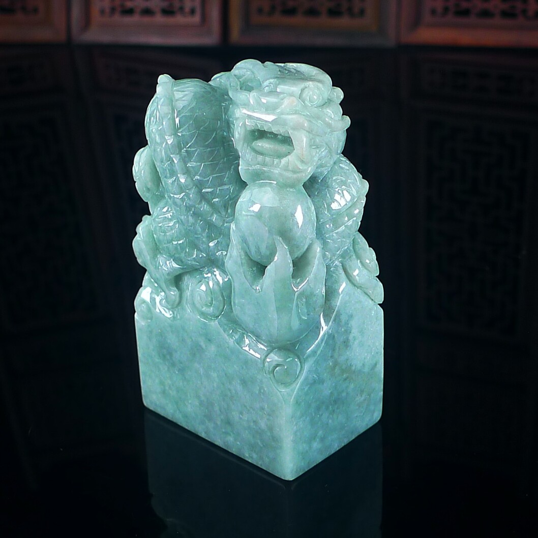 翡翠A货天然翡翠龙印章镇纸篆刻