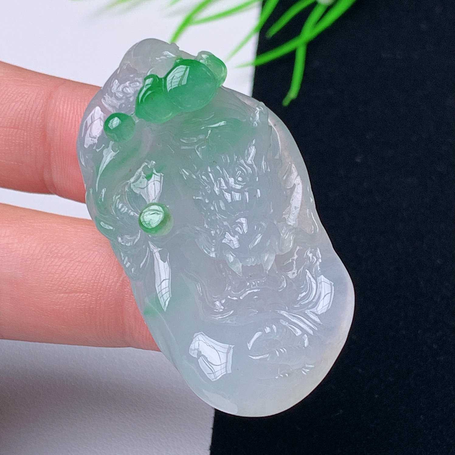 缅甸天然翡翠A货龙牌玉石玉佩