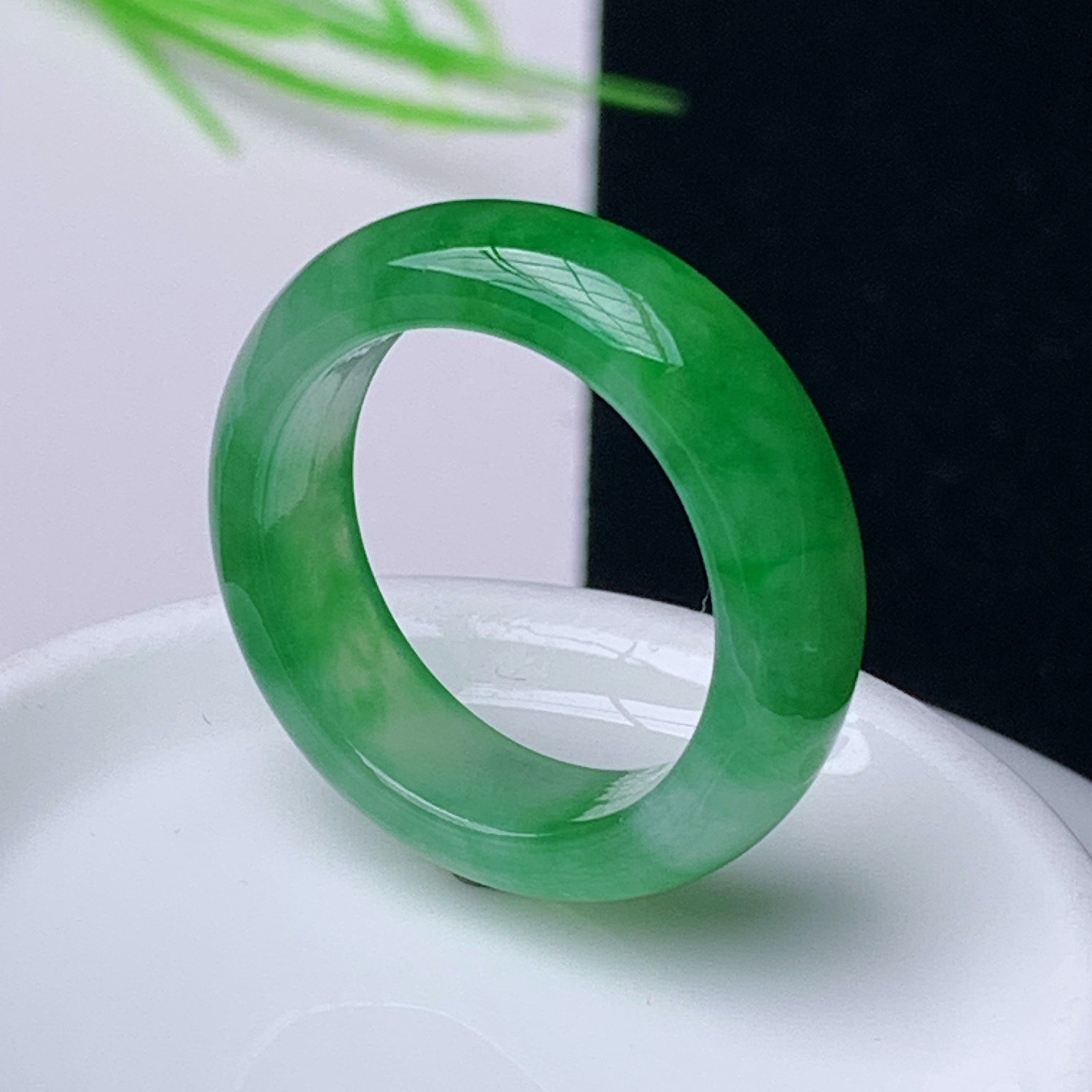 缅甸天然翡翠A货满绿戒指玉器指环 阳绿翡翠戒指指环玉石戒圈