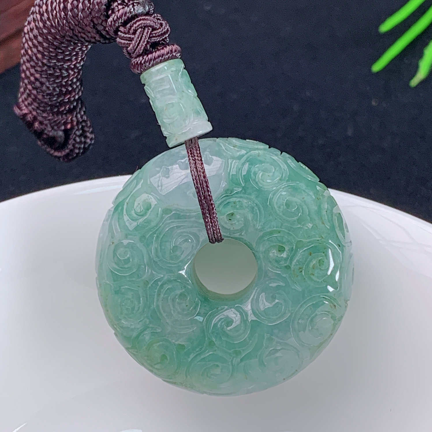 天然翡翠雕花翡翠缅甸玉石平安扣