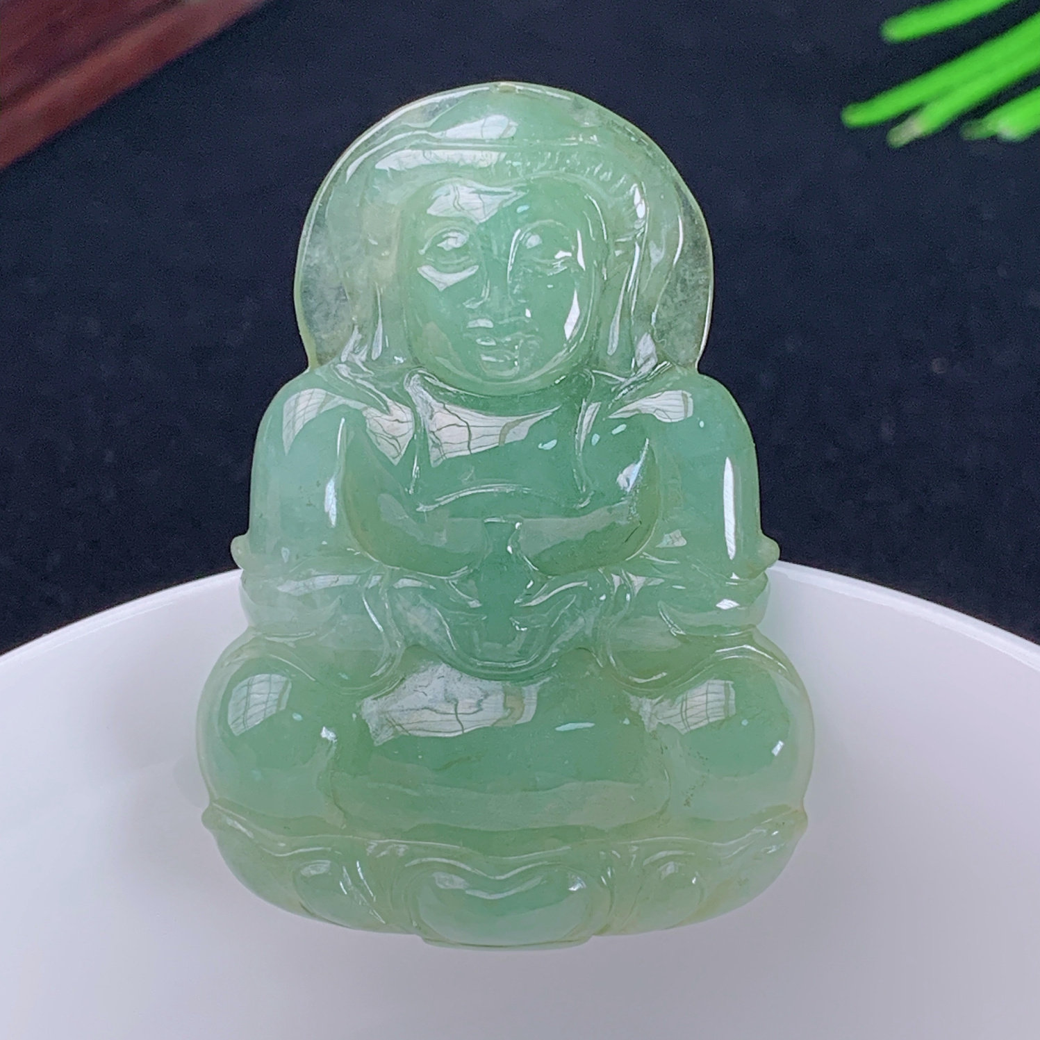 天然翡翠观音普渡众生缅甸观音