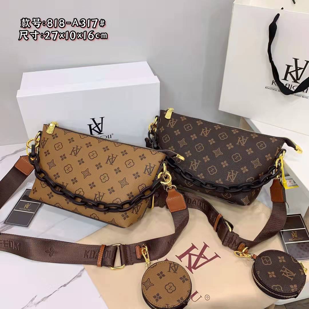 链条款百搭单肩背字母印花饺子包