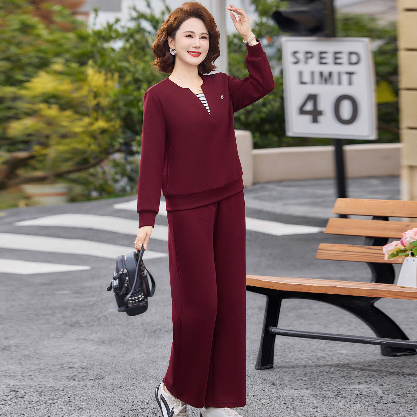 妈妈春装休闲运动套装2026新款中老年女装春秋卫衣宽松显瘦两件套