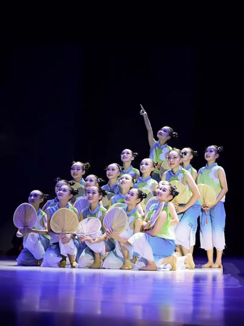 。儿童六一演出服装小兰花奖童年的夏夜少儿舞蹈服舞台表演服古典