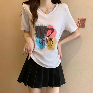大码女装V领印花白色正肩短袖t恤女春夏新款胖mm显瘦收腰别致上衣
