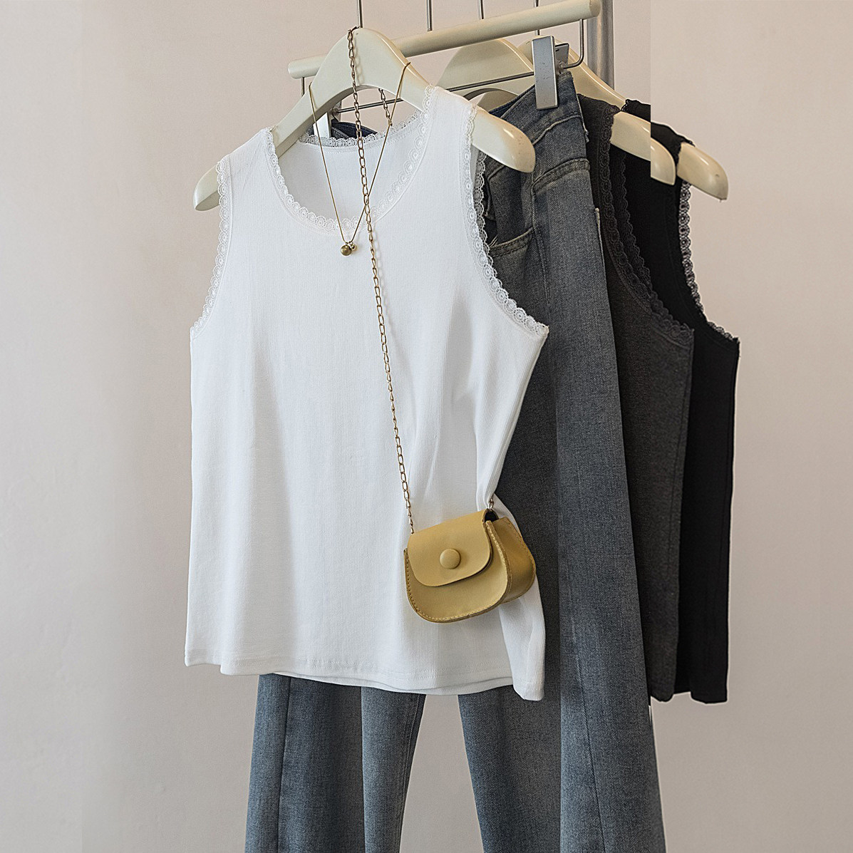 大码女装蕾丝花边甜美背心小吊带女胖mm显瘦内搭无袖T恤打底上衣