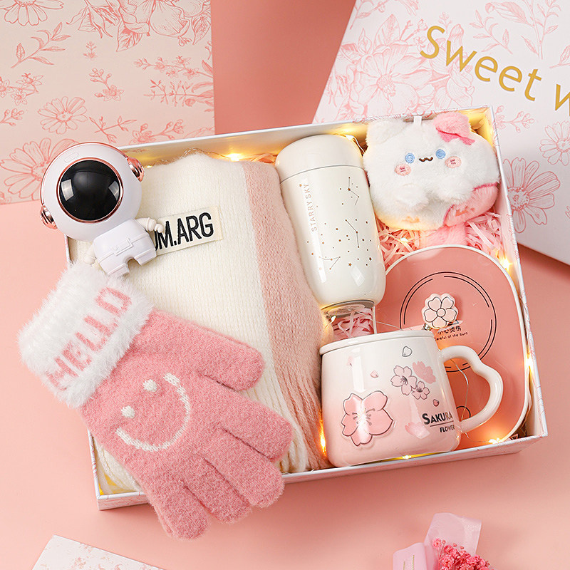 情人节生日礼物女生送闺蜜冬天围巾手套朋友高级感实用伴手礼礼盒