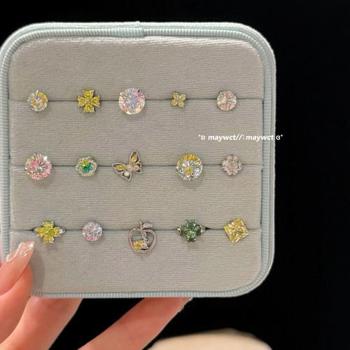 绿色四叶草蝴蝶钛钢耳钉耳圈