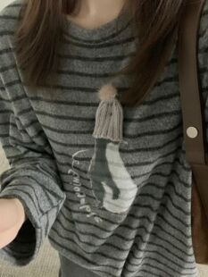 T恤TEE 企鹅卡通图案灰色条纹圆领长袖 2025秋冬韩版 beauty戴帽子