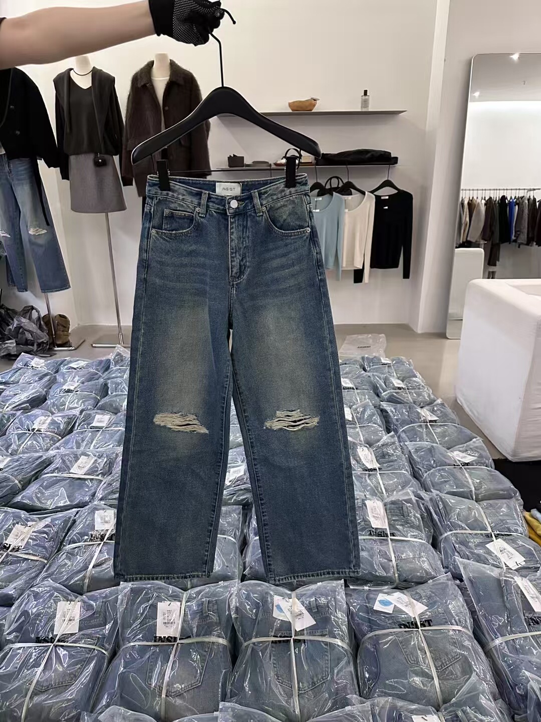 冬韩版insist复古水洗做旧磨毛破洞牛仔裤女宽松直筒阔腿裤子3063