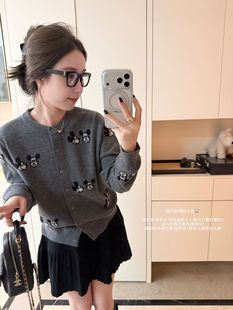 25秋冬韩版 女休闲毛衣 复古圆领卡通米奇刺绣羊毛灰色针织开衫