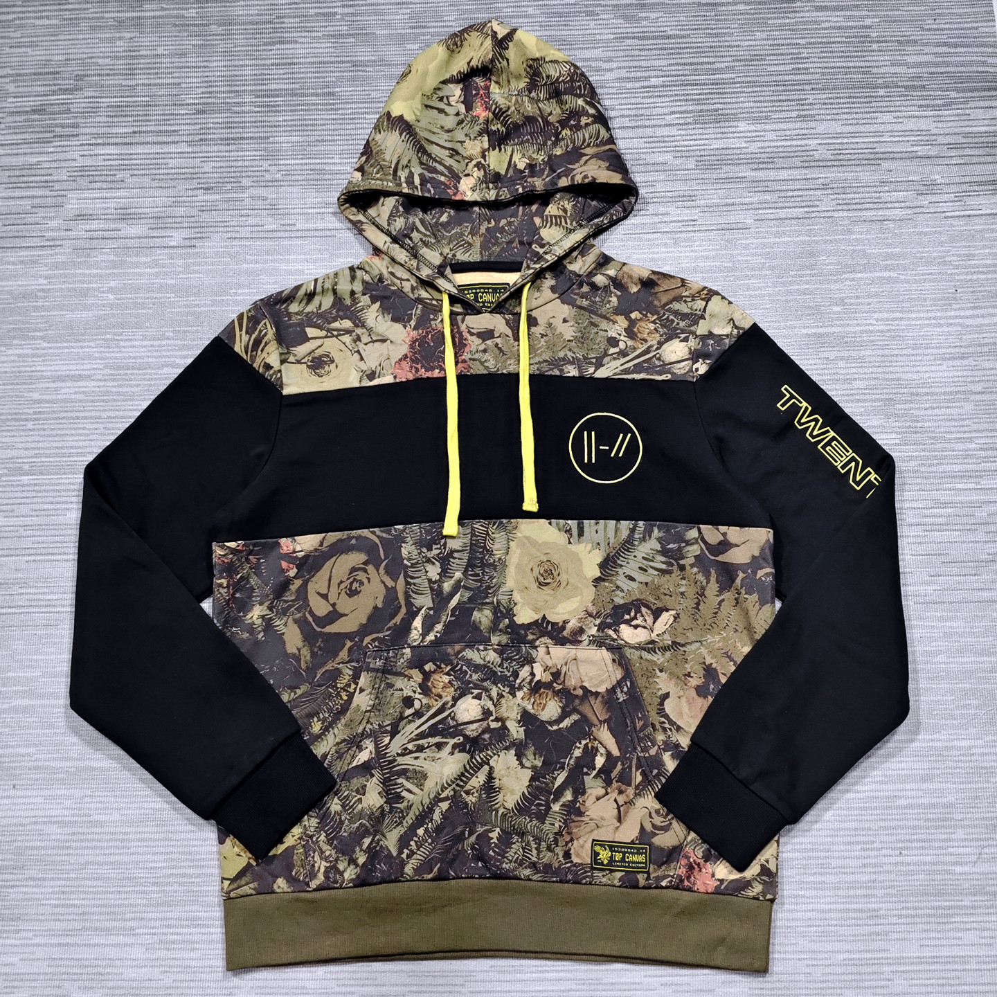 外贸尾货胸围110CM老美仿生迷彩薄款小毛圈拼接刺绣连帽套头卫衣