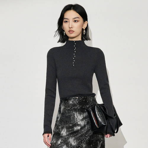 XG雪歌修身半高领针织衫女25冬款钉珠设计感内搭上衣XL411646A890