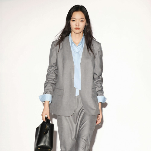 XG雪歌极简V领灰色西装外套女高级感通勤西服上衣XL307003A280