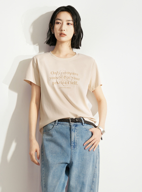 XG雪歌米色T恤女夏款字母印花圆领宽松显瘦短袖上衣XM201604A860