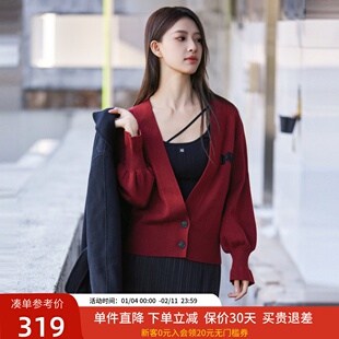 XG雪歌新年红毛衣2025春新品V领针织衫开衫上衣女装XK111023A113