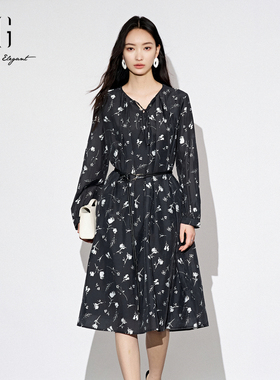 XG雪歌25秋款法式系带V领显瘦A版中长碎花连衣裙女XL304830A806