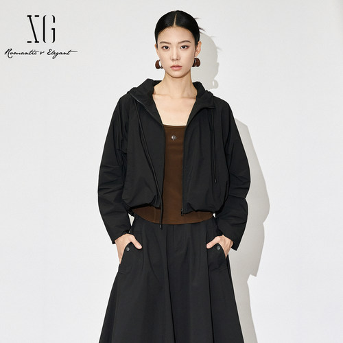 XG雪歌25秋款极简百搭休闲连帽miu系通勤短外套女XL307829B890