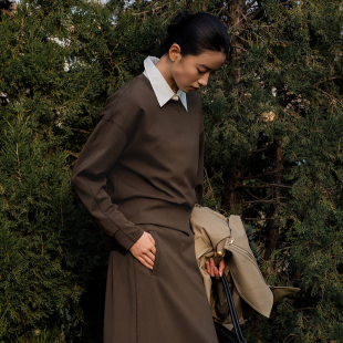 XG雪歌2026春设计感开叉极简百搭酷飒短款 卫衣女上衣XL101015A209