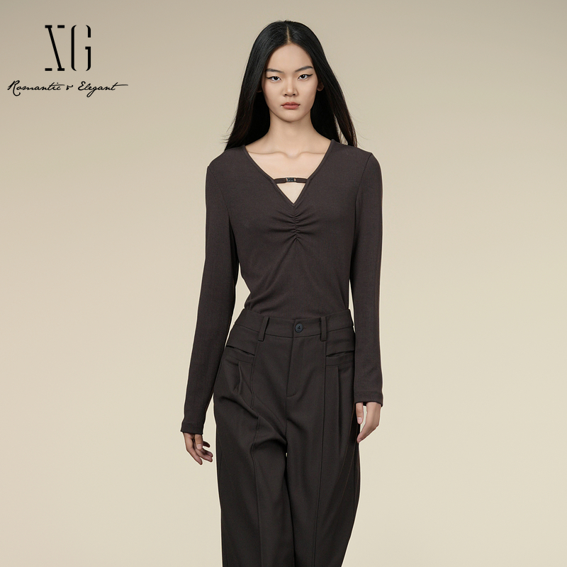 雪歌2025秋款极简百搭修身显瘦镂空V领百搭长袖T恤女XK301011A372