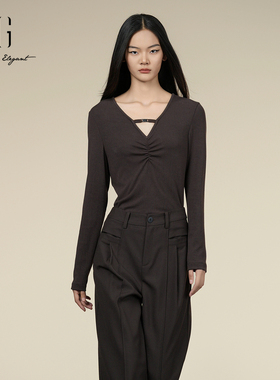 雪歌2025秋款极简百搭修身显瘦镂空V领百搭长袖T恤女XK301011A372