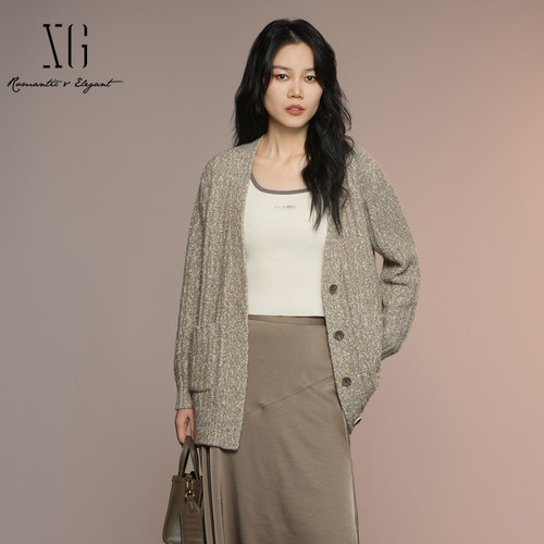 XG雪歌25秋随性慵懒宽松百搭显瘦V领针织开衫外套女XK311030B573