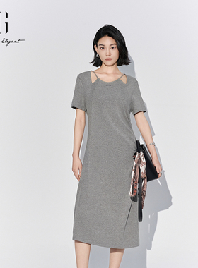 XG雪歌2025夏新款设计感短袖T恤连衣裙女显瘦中长裙XL204531A884