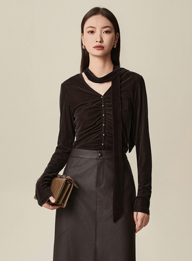 XG雪歌2025冬新款法式抽褶优雅长袖T显瘦V领套头衫女XK401012A172