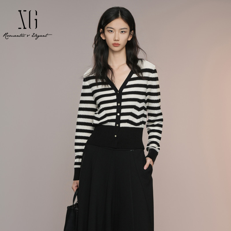 XG雪歌显瘦正肩法式V领条纹针织开衫女2025通勤上衣XK311004B299图片