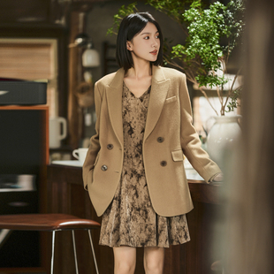 XG雪歌绵羊毛呢大衣XK410023A109