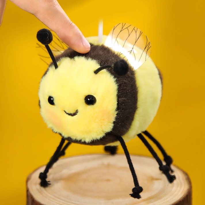 拉线小蜜蜂公仔小猫会摇尾巴带翅膀的七星瓢虫会转的毛绒拉绳玩具